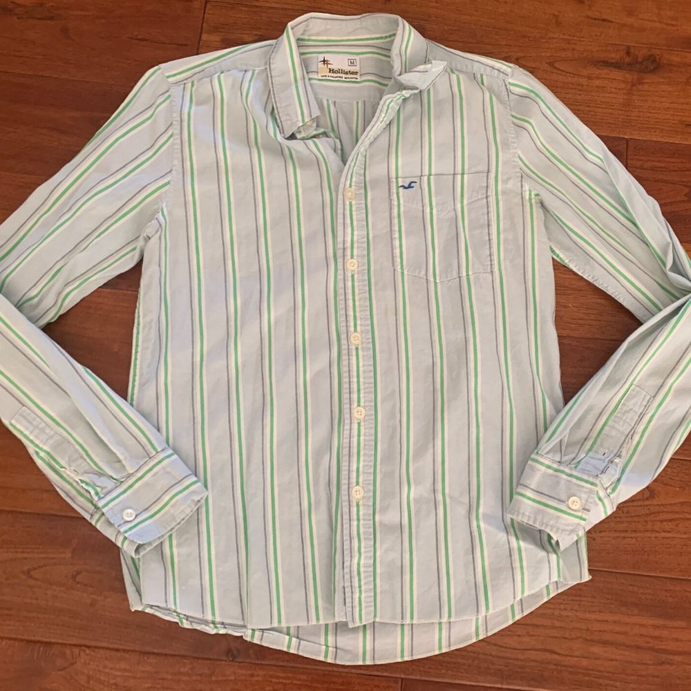 Hollister Shirt size M 100% cotton light blue stripe button down single pocket